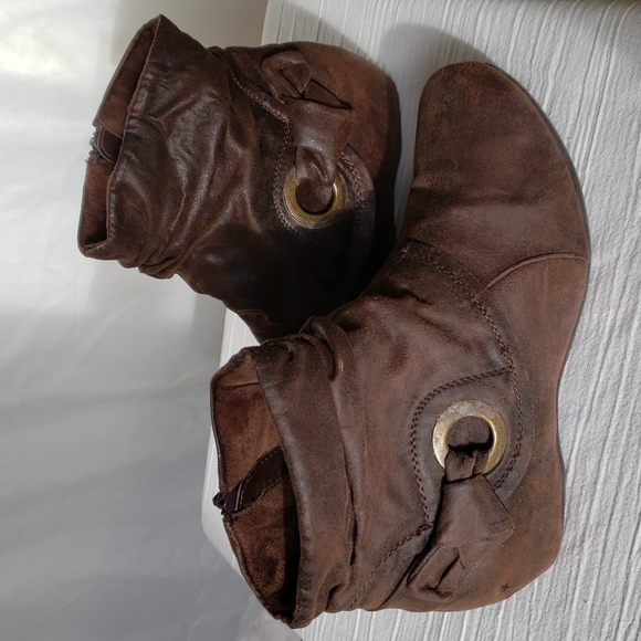 Bare Traps booties - Picture 5 of 9